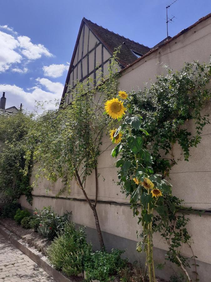 Appartamento Clos Montcenoux, Au Coeur De Bourges. Esterno foto